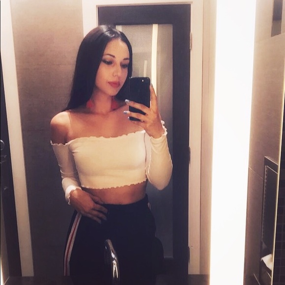 Meet your Posher - Picture 2 of 4